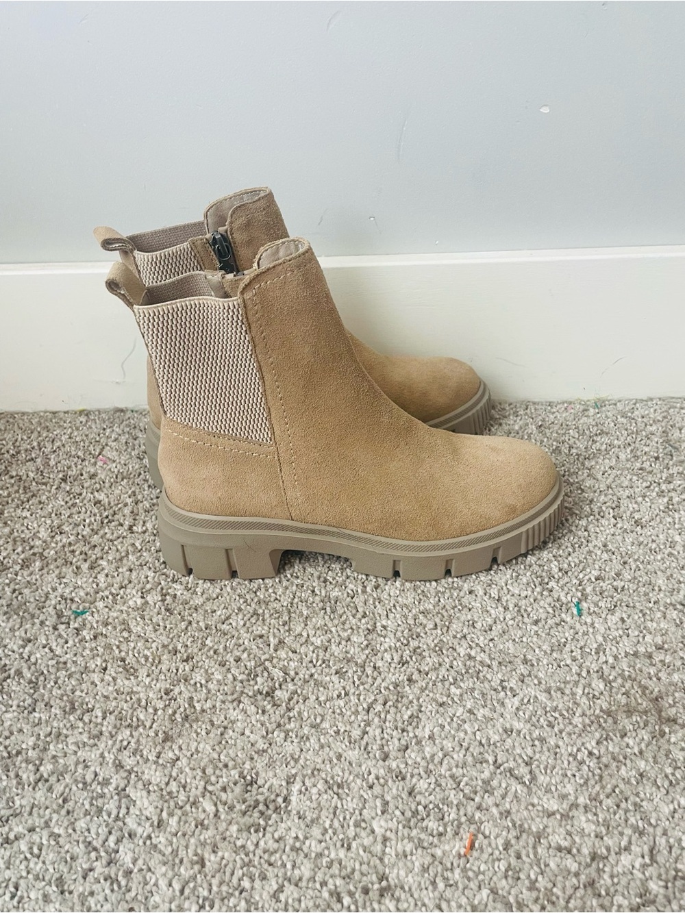 Blondo Waterproof Chelsea Boot NWT